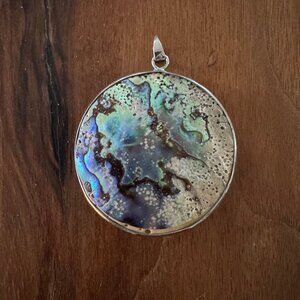 Mother of pearl pendant